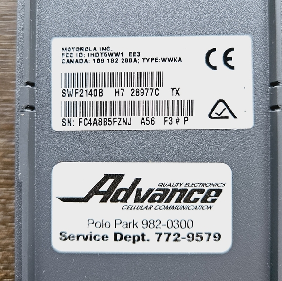 MOTOROLA | MicroTac 650 E vintage 1995 90s flip analog display cellular phone - Picture 7 of 9